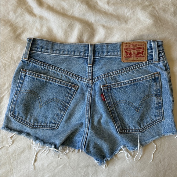 Levis 501 cutoff shorts - Picture 2 of 3